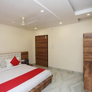 Oyo Flagship 22216 Sai Palace Varanasi