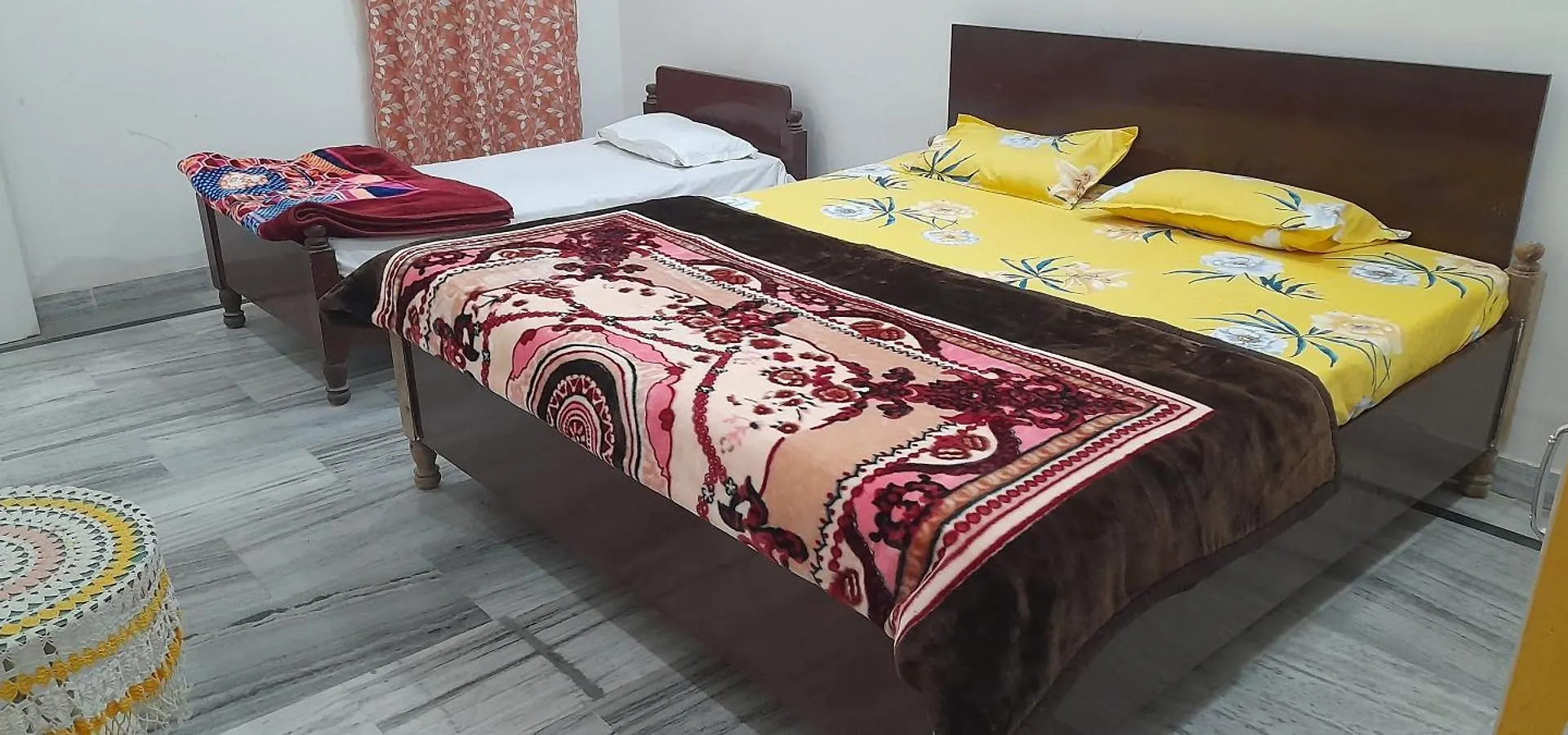 Kanak Home Stay Varanasi Bed & Breakfast
